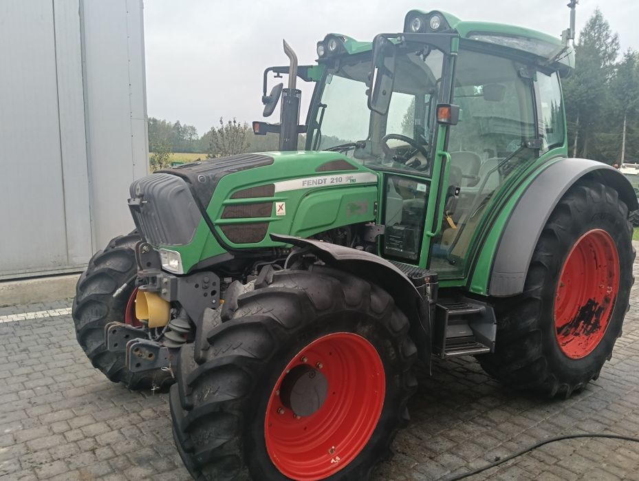 Fendt 210S Vario TMS rolniczy przedni TUZ WOM