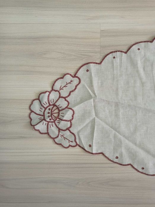 Bieżnik 110 x 45 cm, kwiaty, brąz, beż