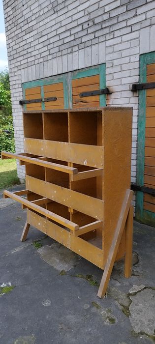 Gniazda dla kur z 9 przegrodami