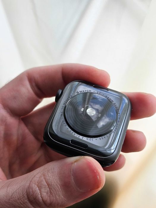 Apple Watch SE 44mm акб 92%