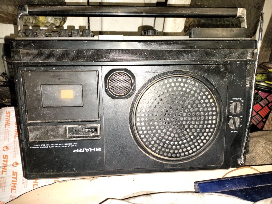 Radiomagnetofon Sharp 5P27G lata 70te