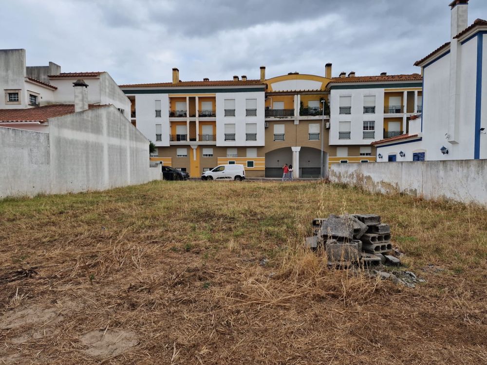 Lote de terreno para construção de moradia