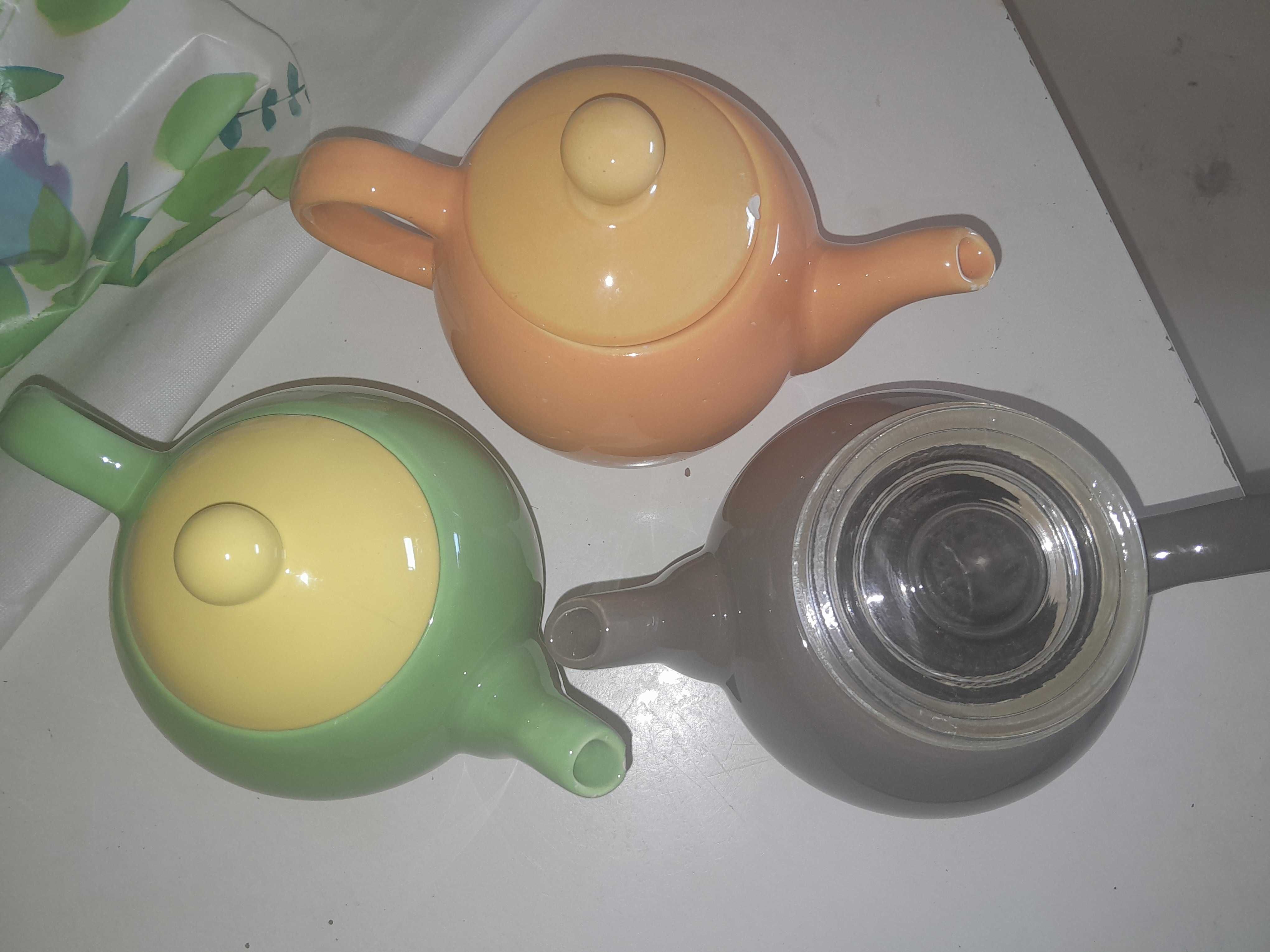 3 Chaleiras de barro