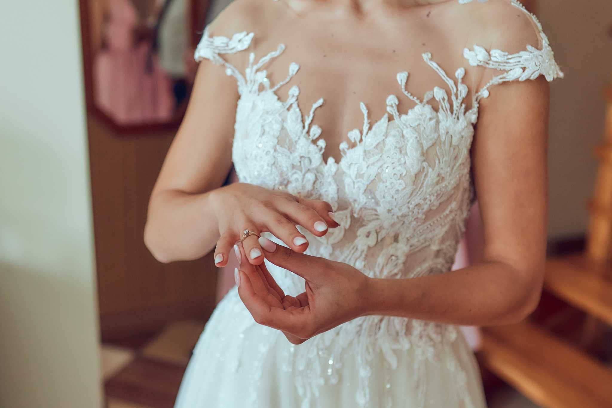 Suknia ślubna, rozmiar 36, salon Joanna + gratis
