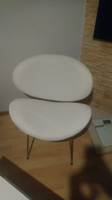 Komplet Dwóch  krzeseł Białych - półksiężyc