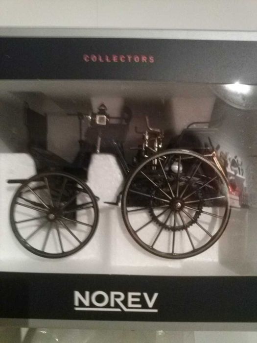 Miniatura de Carro da escala 1.18