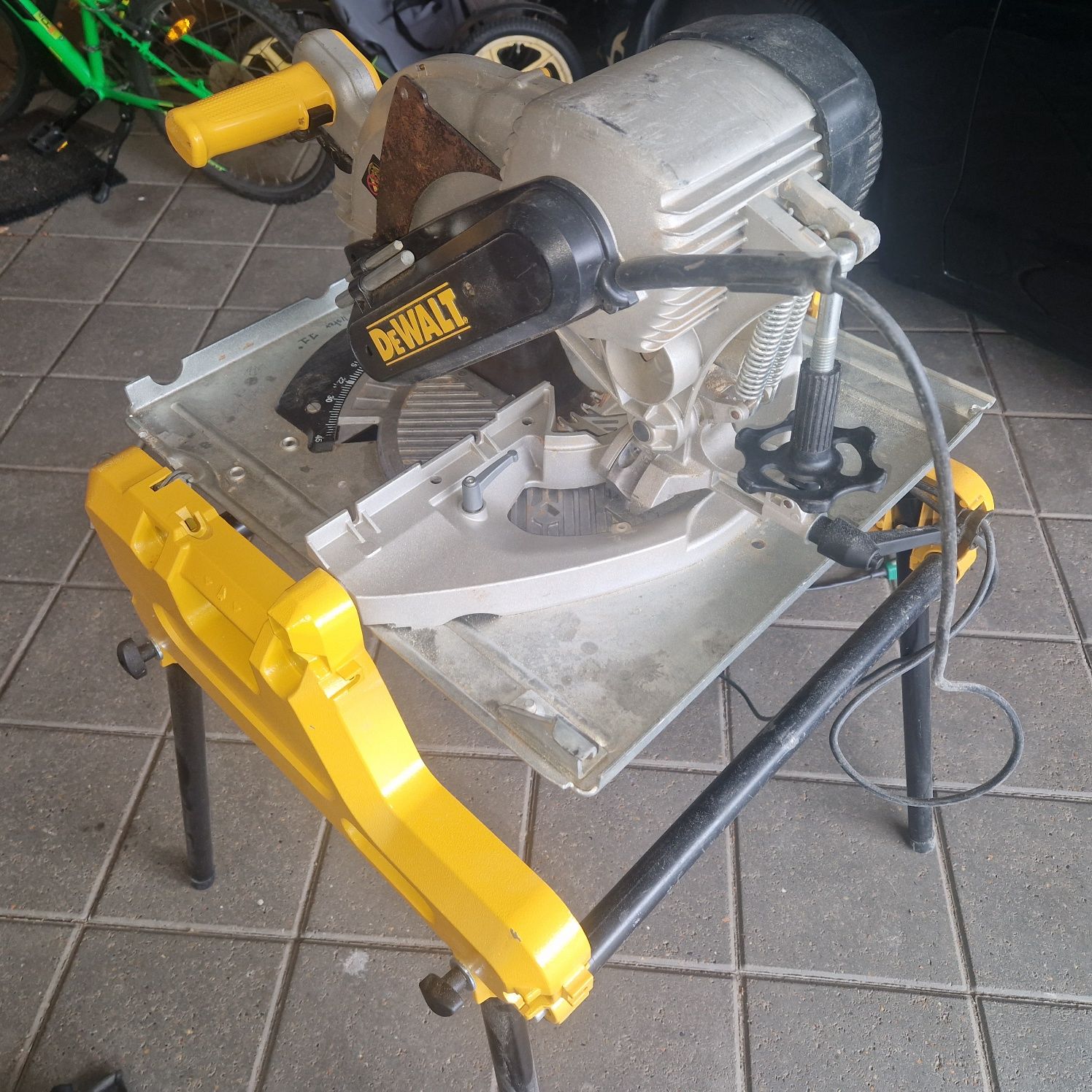 Pila dewalt dw743 ukosnica odwracalna krajzega cyrkulacyjna