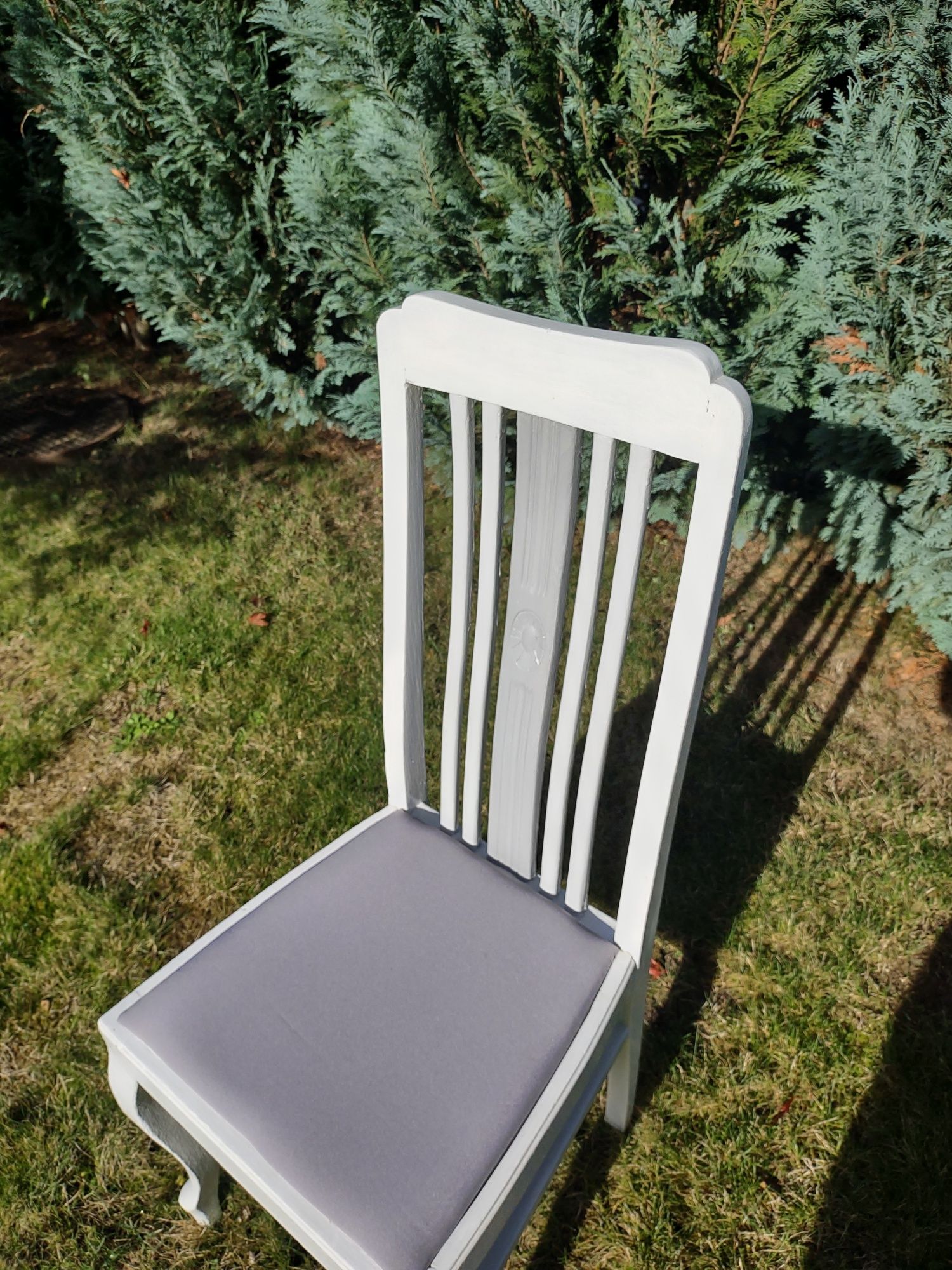 Krzesło biało szare - odnowione
