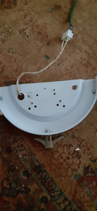 Półplafon  ścienny