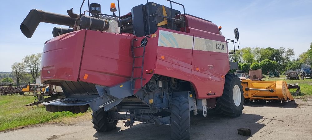 Продам комбайн КЗС 1218