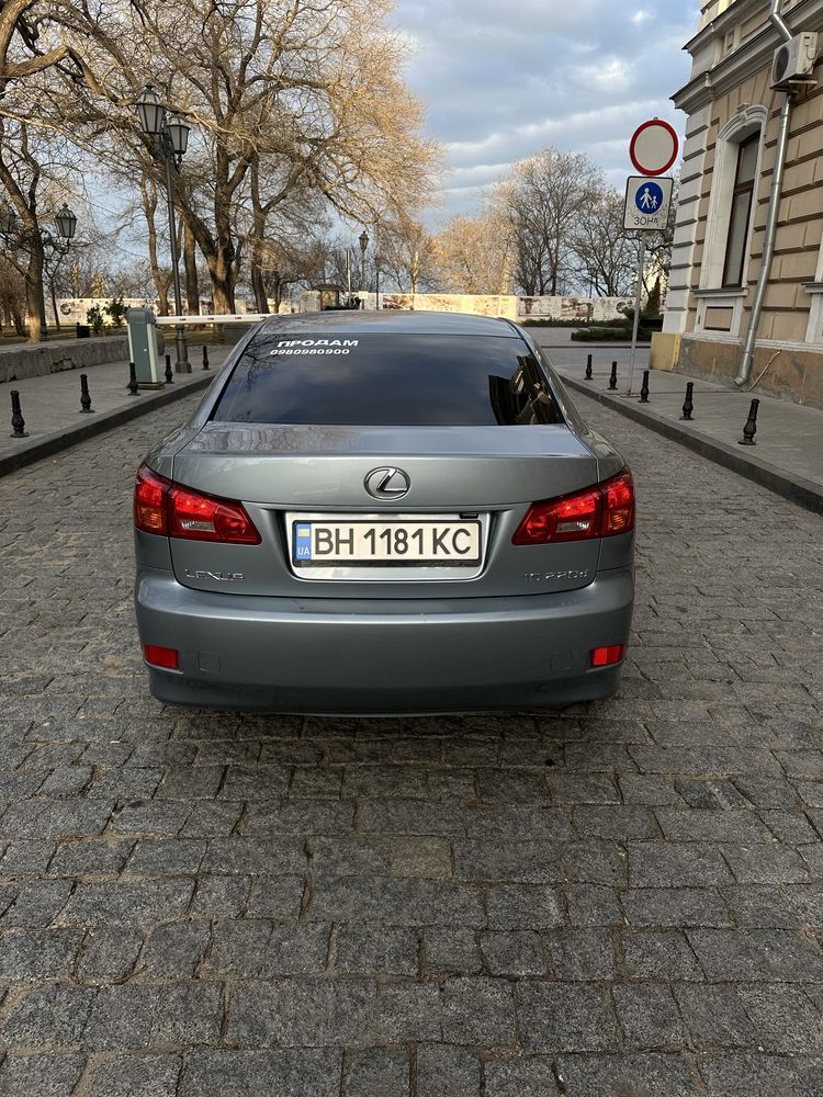 Продам Lexus is220d