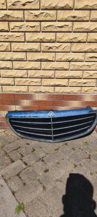 Решітка на mercedes w212