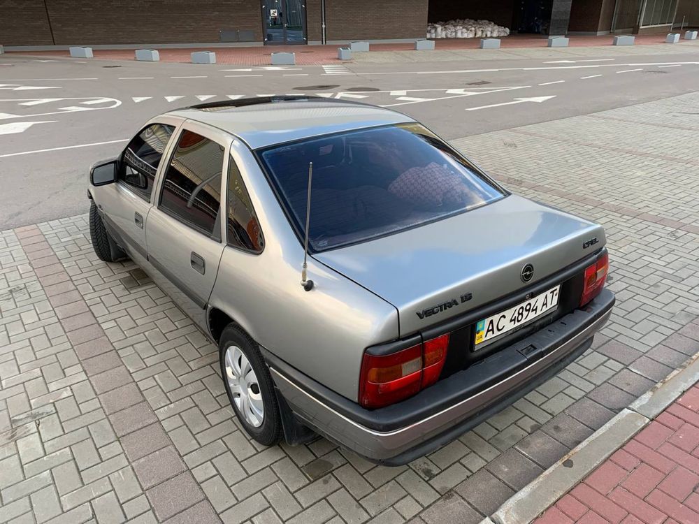 Opel Vectra 1.8 бензин 1993року