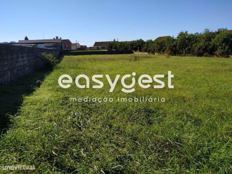 Terreno Rústico com capacidade construtiva em zona calma