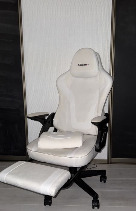 Fotel Gamingowy HUZARO Force 4.7 White RGB