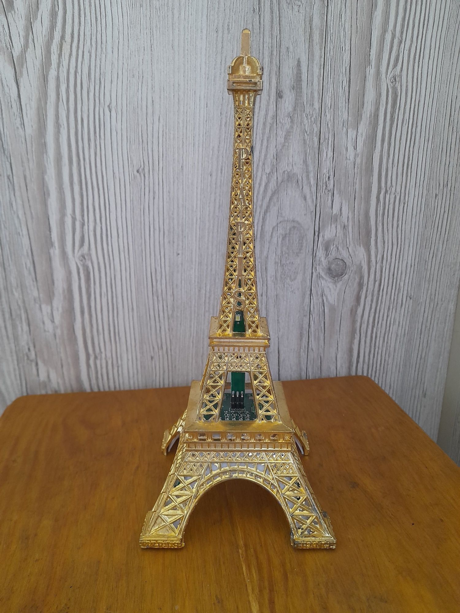 Ейфелева вежа з Парижу