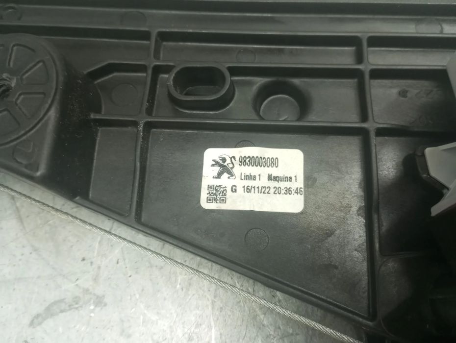 Elevador vidros trás esquerdo PEUGEOT 2008 II (U_)