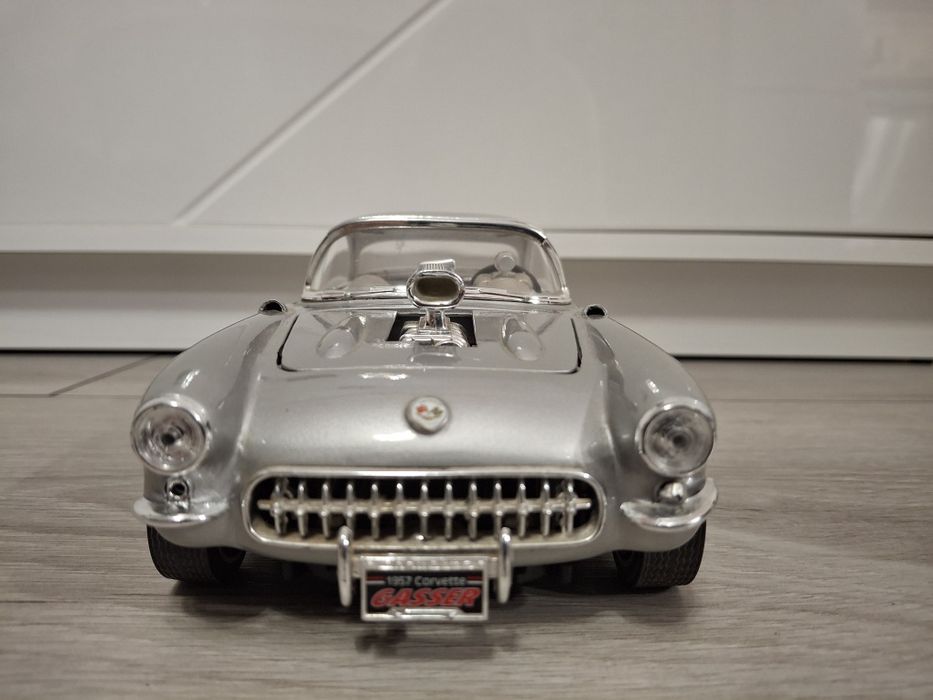 Samochód Kolekcjonerski Chevrolet Corvette Gasser Road Signature 1:18