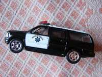 Коллекционная модель авто Welly Chevrolet Suburban Patrol Police 1:60