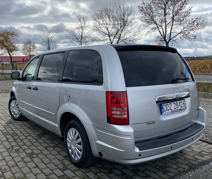 Chrysler Town & Country LPG Xenon 7 miejsc zadbany