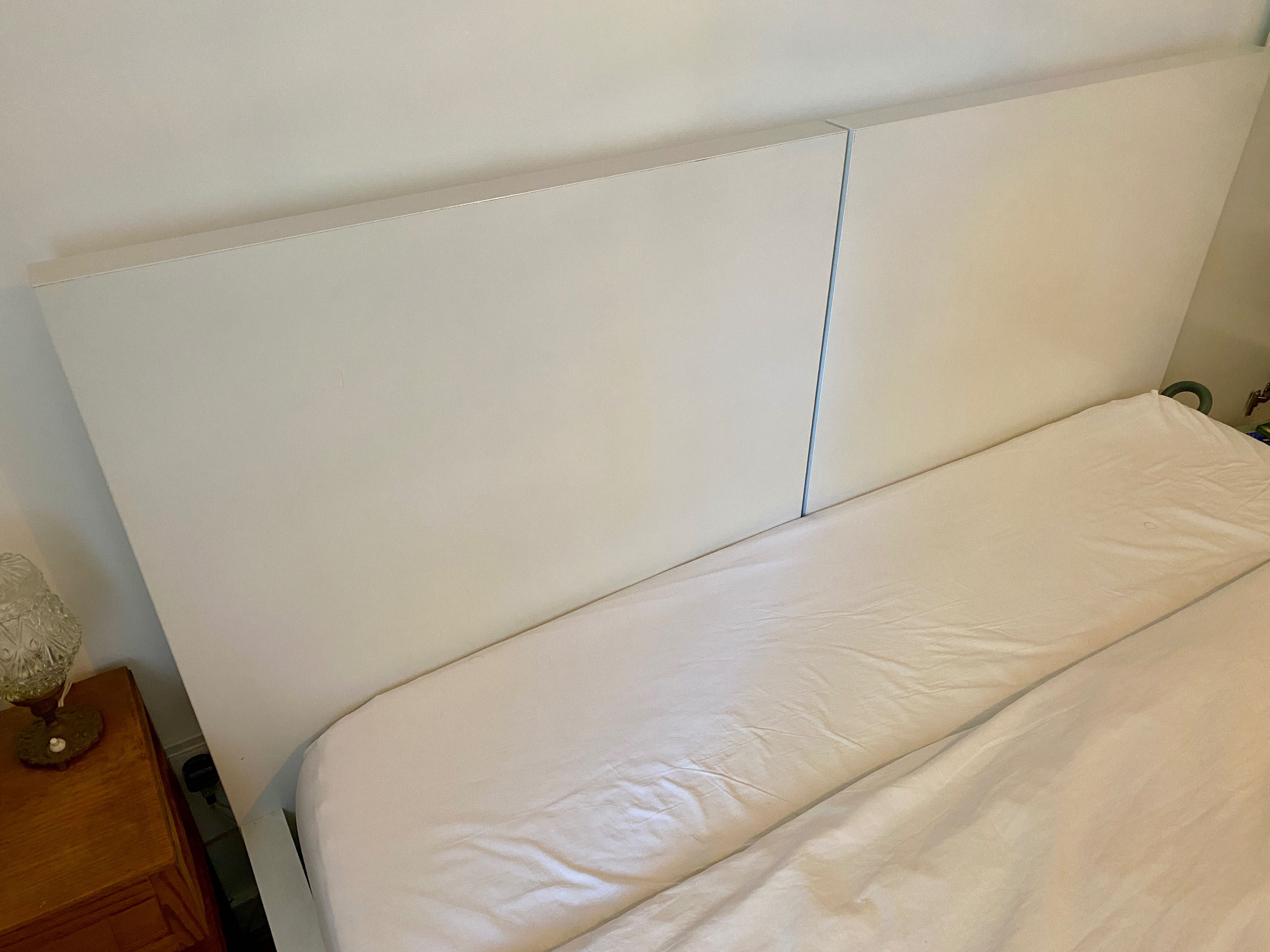 Cama de casal para colchão 160x200 com estrado articulado de arrumação