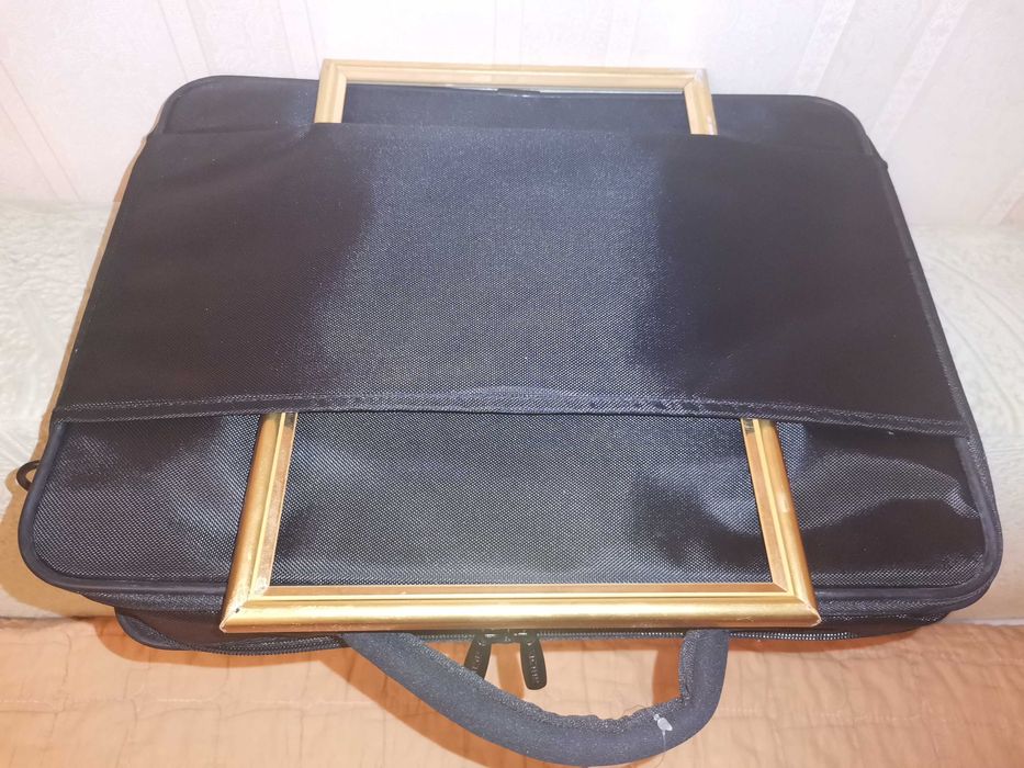 Сумка для ноутбука под 16 дюймов Acme  новая.