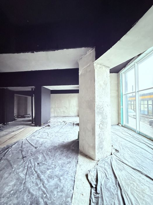 Сдам торговое помещение метро Холодная гора