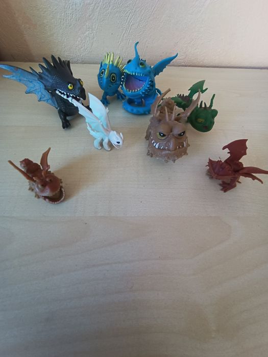 Герої мультфільмів "Як привчити драконів"