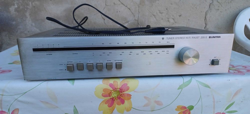 Tuner stereo Faust