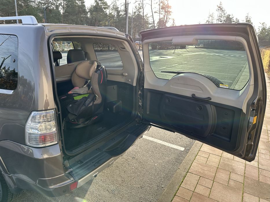 Mitsubishi Pajero Wagon 2010