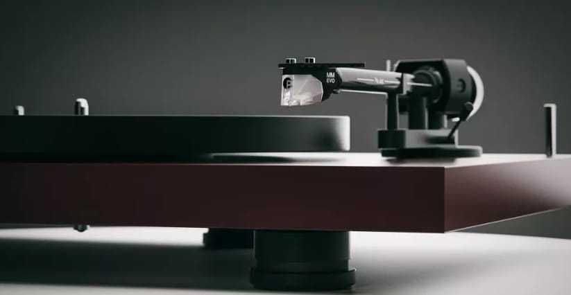 Gramofon analogowy - Project Debut EVO 2 Czerwony satyna
