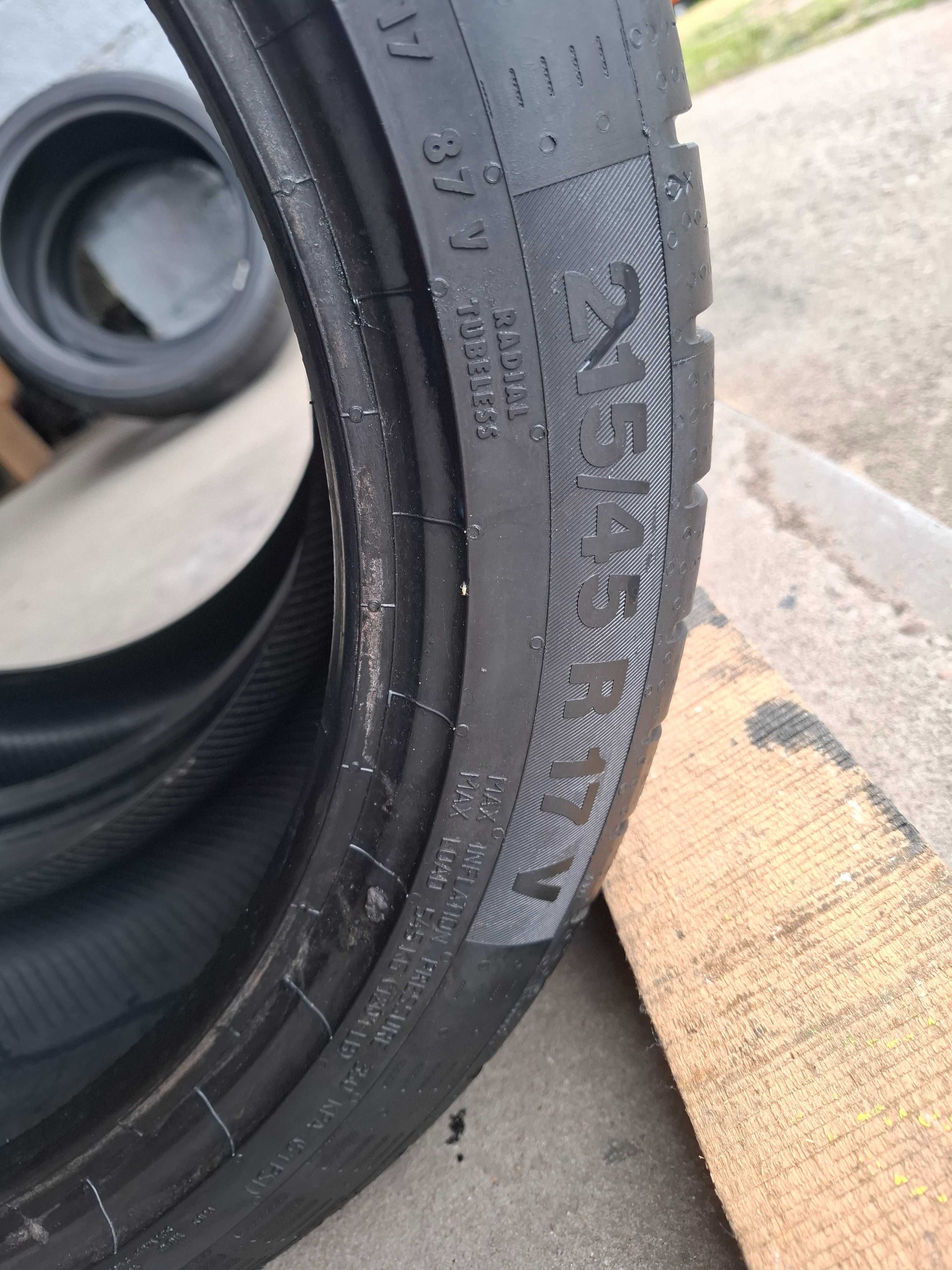 Opony lato 215/45/17 Continental.