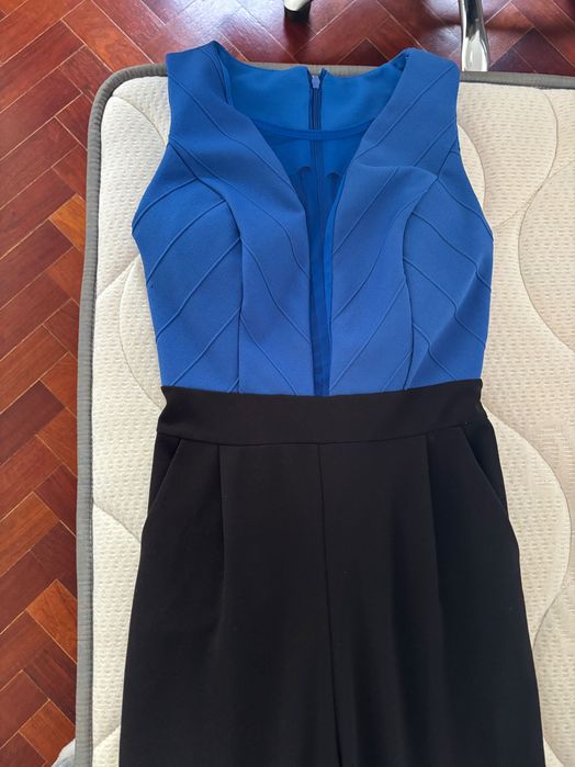 Fato macaco azul e preto