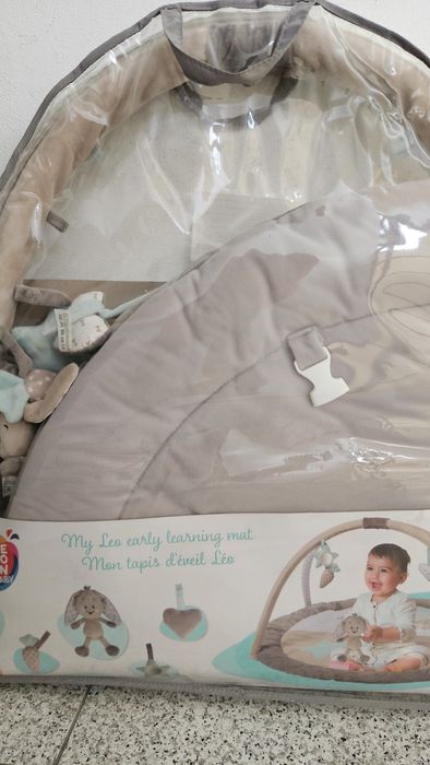 Tapete de atividades para bebé