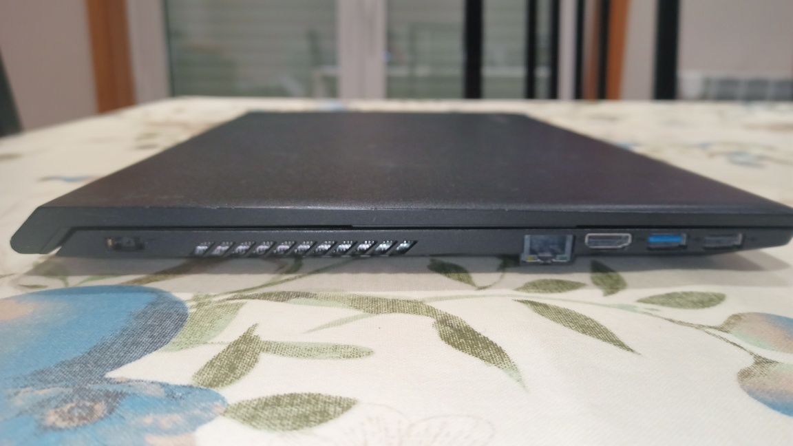 Portátil Lenovo V110-15ISK i3/256GB SSD/8GB RAM