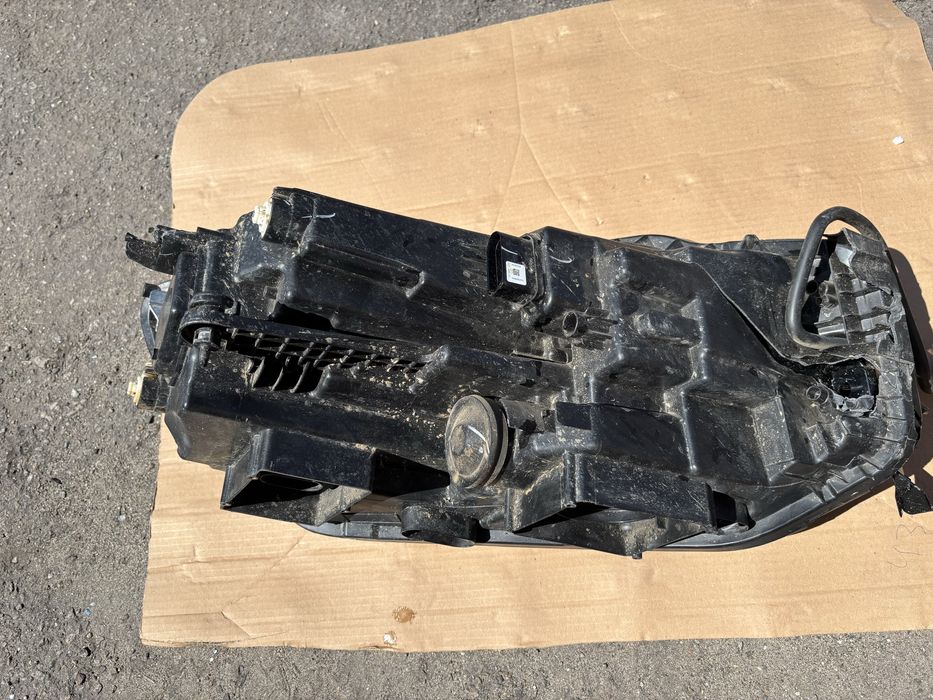 Фара ліва (водійська) Passat B9 2020 — тріснута, але робоча