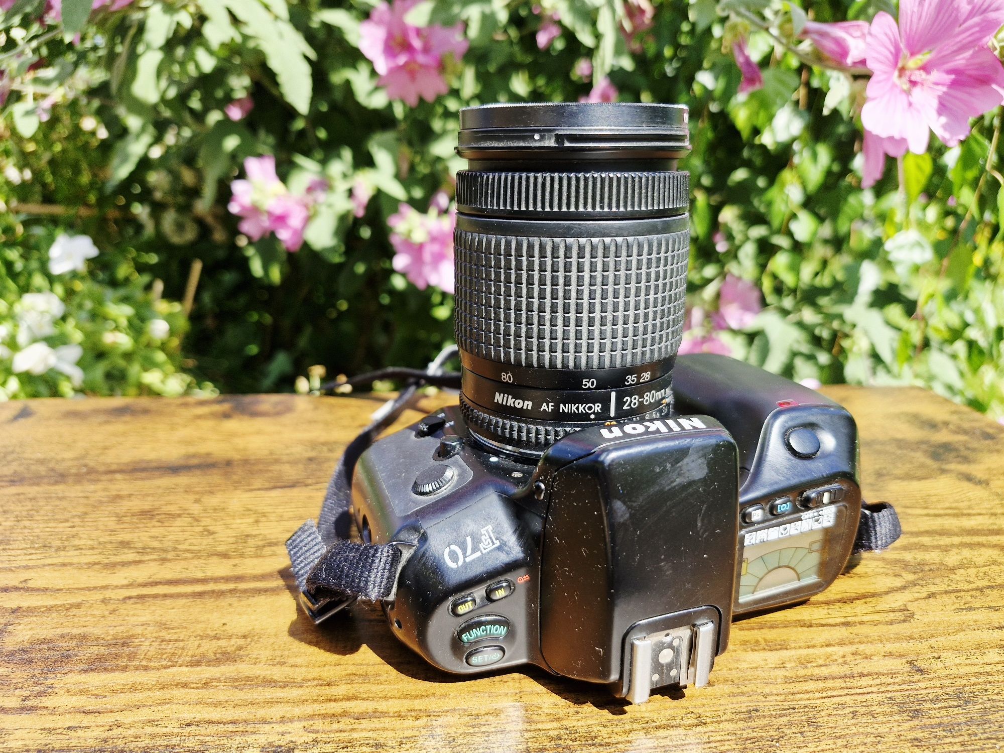 Aparat Fotograficzny Analogowy Nikon F70 Obiektyw Nikon Nikkor AF 28-8