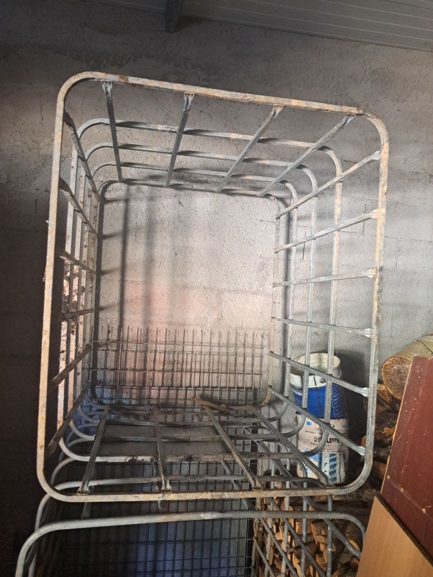 Potes, deposito  plástico