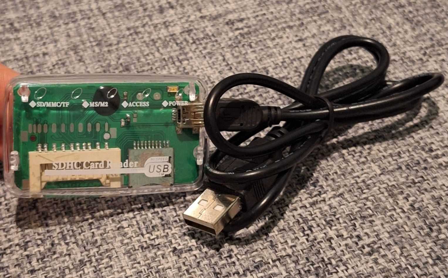 Czytnik kart pamięci  z kablem USB