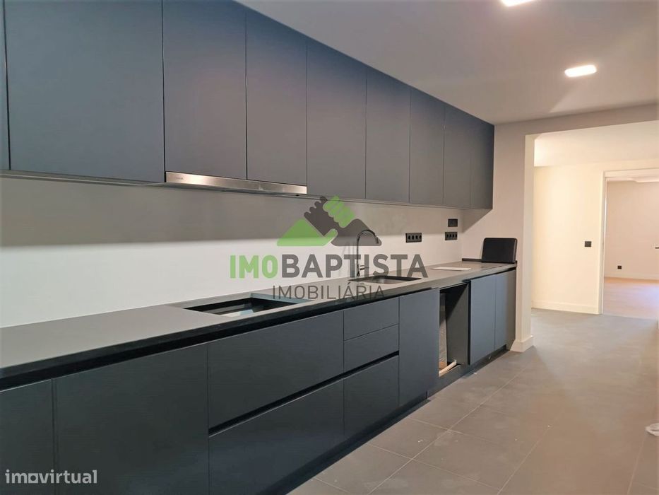 Moradia Isolada V4 Junto À Praia De Miramar