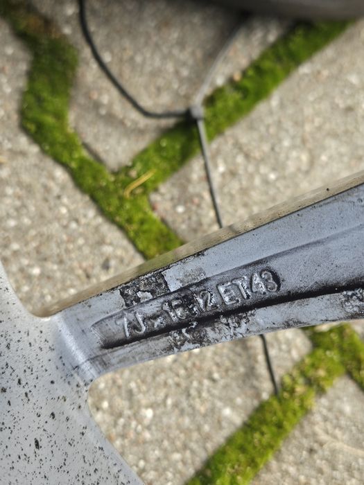 16 5x112 Felgi aluminiowe do Mercedesa W204