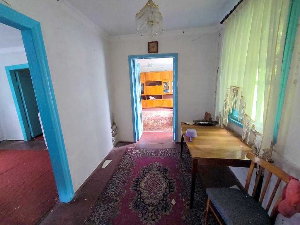 Продам жилий будинок та 71сот.землі в с.Грузьке.Тихе місце.