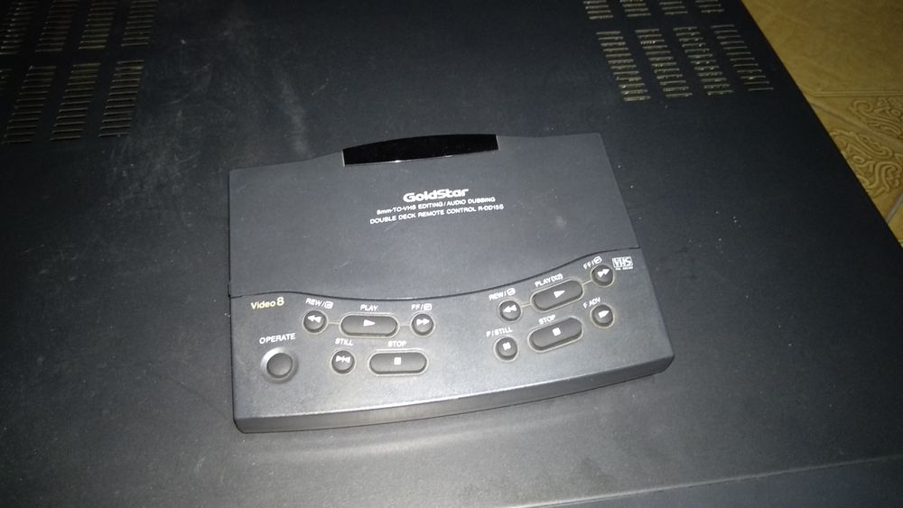 Leitor e gravador combo Video 8 e VHS da Goldstar R-DD15S(avariado)