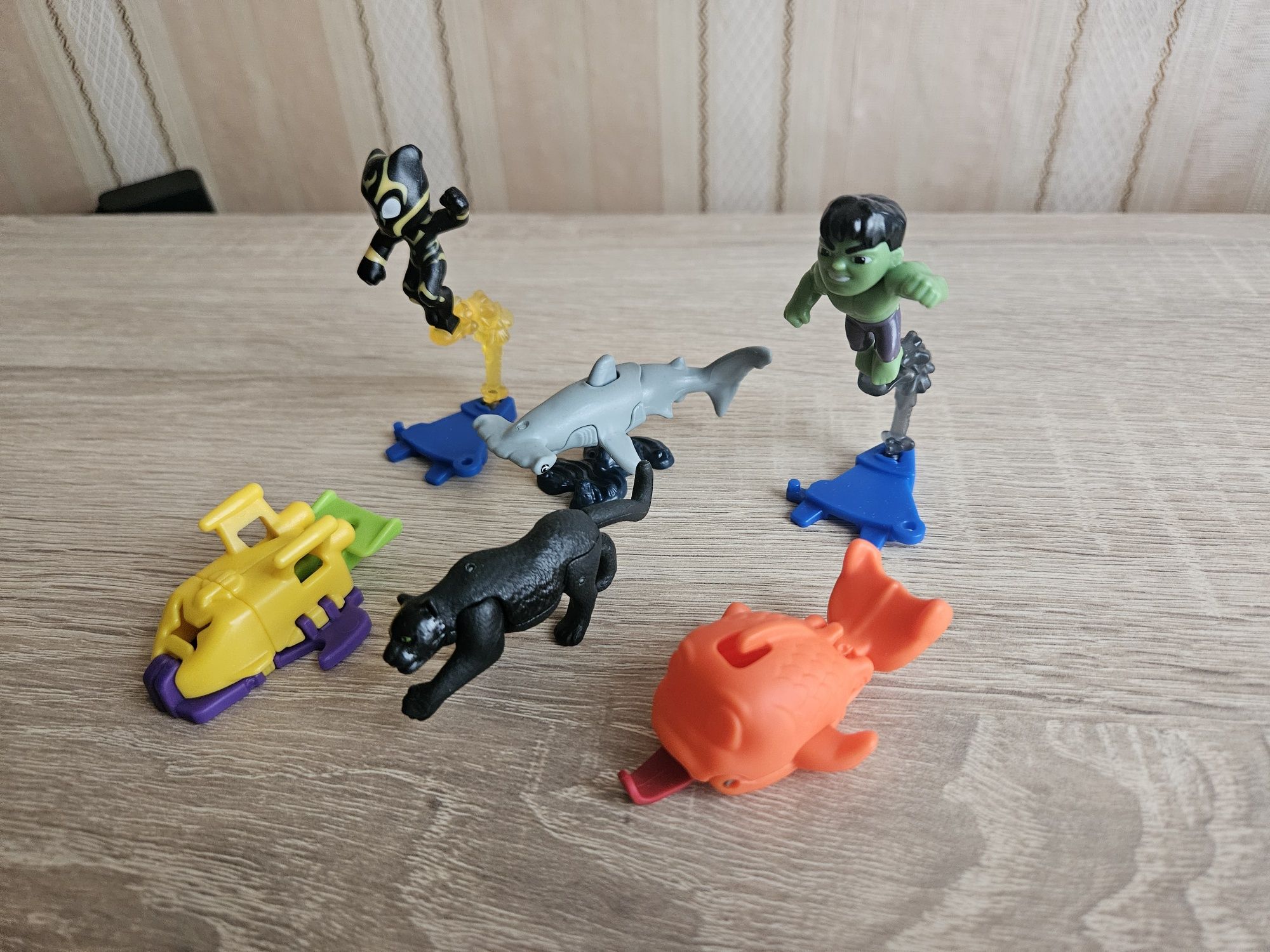 6x figurki Kinder Niespodzianka  !