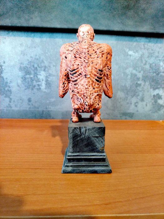 Rzeźba z obrazu Beksinskiego