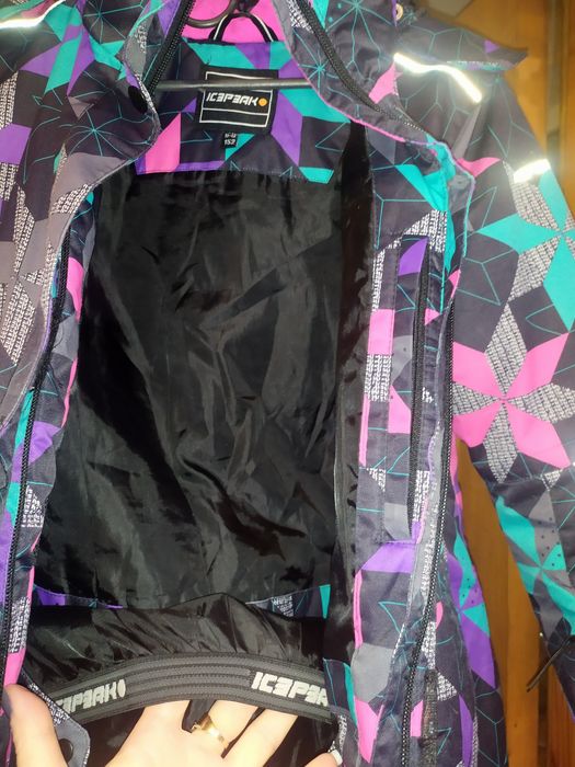 Женская куртка. Спортивная куртка.