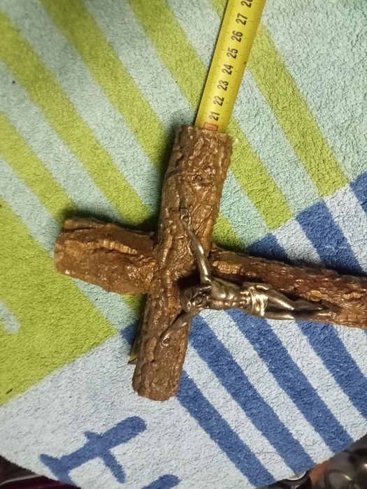 Vendo dois crucifixo em bom estado