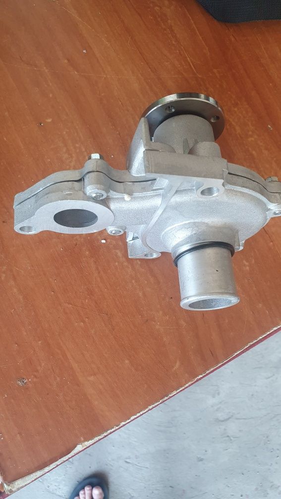 Помпа GEELY MK cross