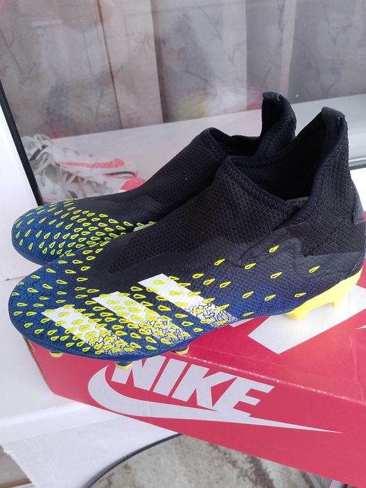 Буци футбольні адідас