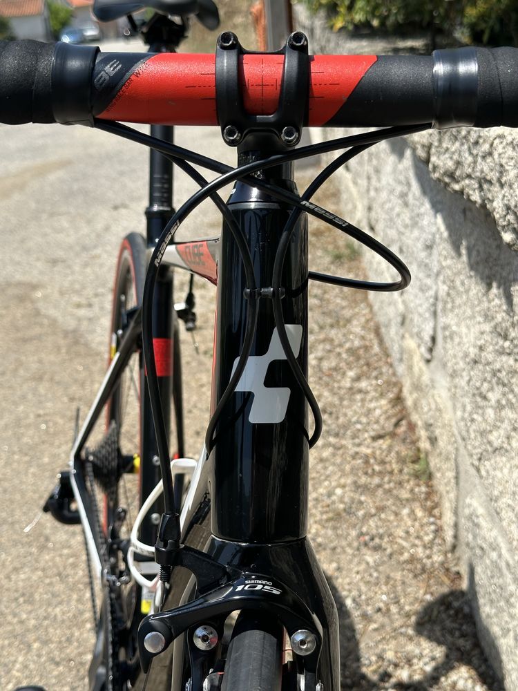 Bicicleta Cube Attain CMPT Carbono 56